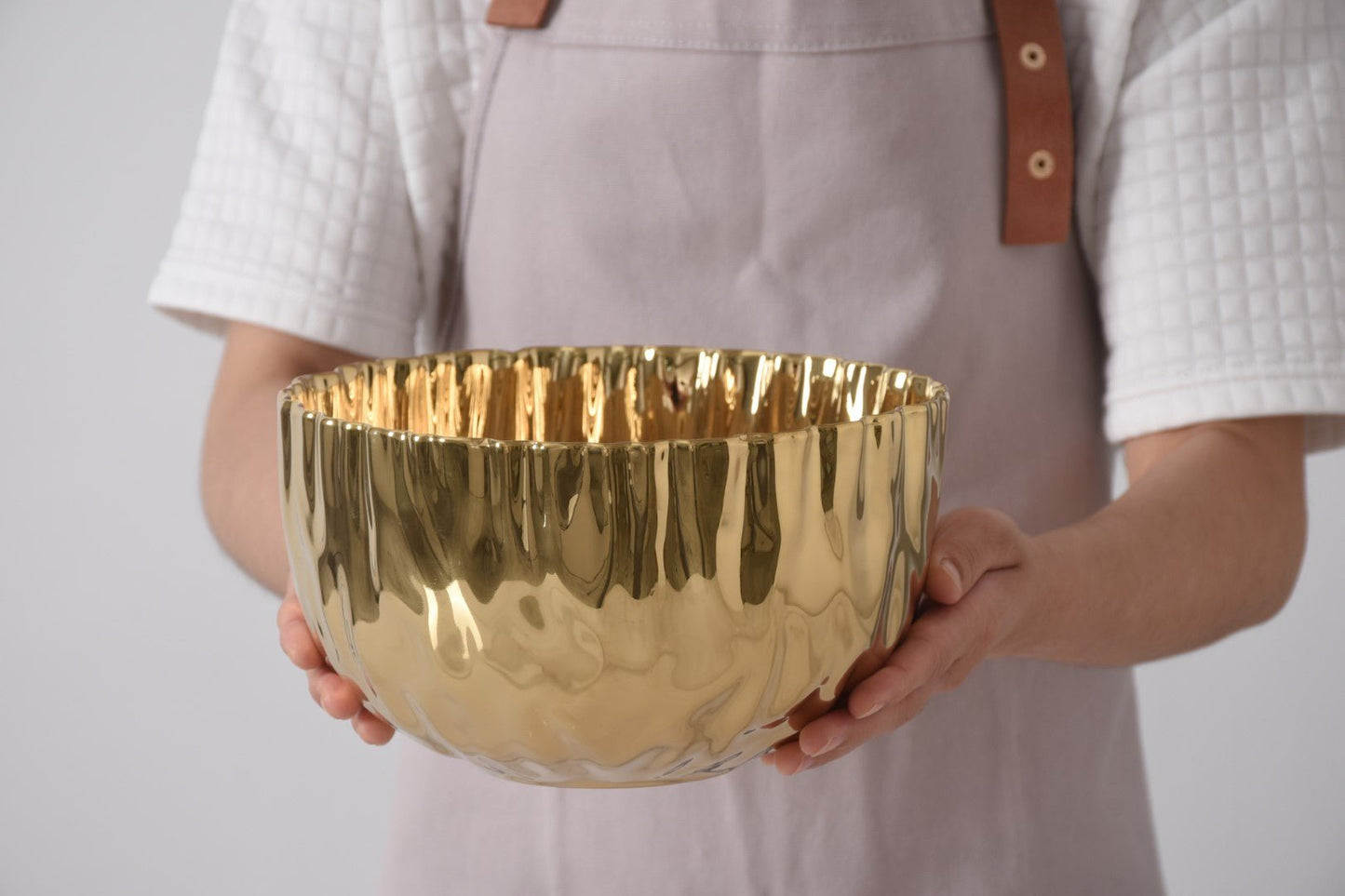 Pampa Bay Mascali D'Oro Medium Bowl | Gold Porcelain Serving Bowl - Peak Home Decor
