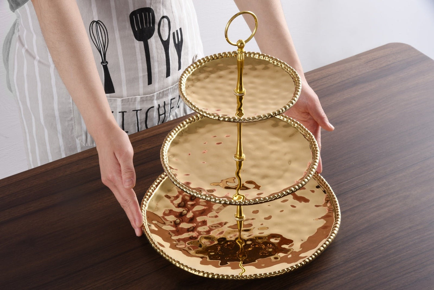 Monaco Cake Stand (3-Tier) – gold porcelain tiered stand by Pampa Bay

Luxury gold titanium 3-tier dessert stand with hammered finish

Elegant porcelain tiered cake stand from Monaco Collection