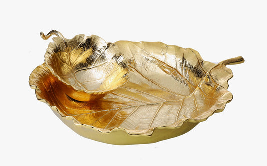 Selene Gold Leaf Bowl Set – luxury gold serving and dip dish
Leaf-shaped gold bowl centrepiece with matching small bowl
Elegant gold decorative bowl set for modern dining décor